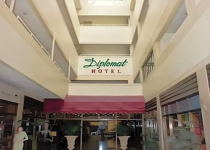 Diplomat 3* Cebu Stadt